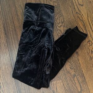 Athleta Black Elation Velvet Tight Leggings Small